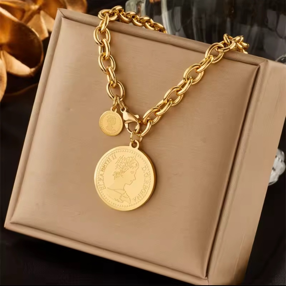 Luxurious 18k Gold plated stainless steel Coin Pendant Necklace